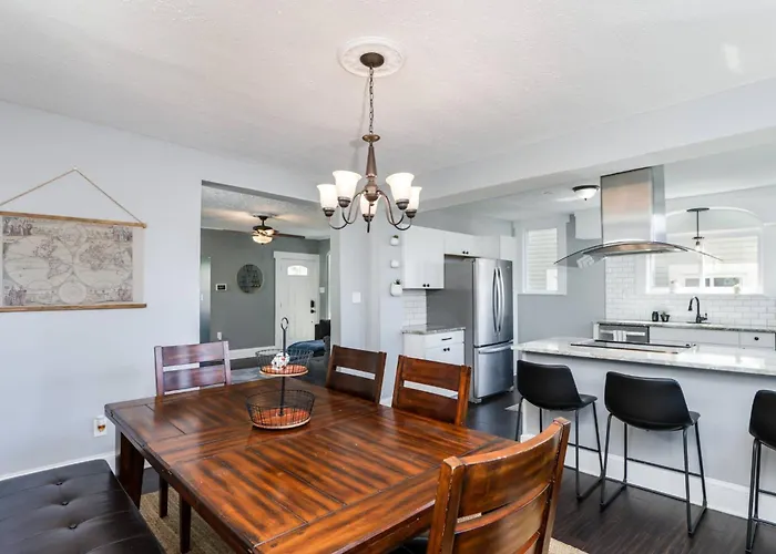 Modern 3br W Yard Garage Columbus